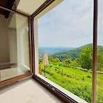 Rustic With Breathtaking Views ヴィラ Oprtalj