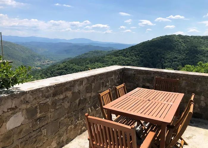 Vila Rustic With Breathtaking Views