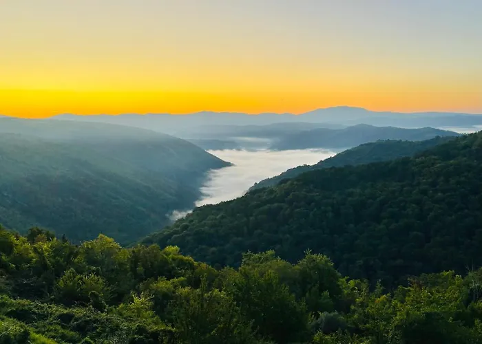 Rustic With Breathtaking Views Vila *